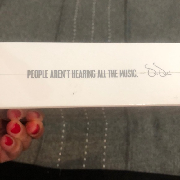 COPY - UR BEATS 3   Beats by dr. Dre NEW IN UNOPEN BOX - Picture 3 of 4